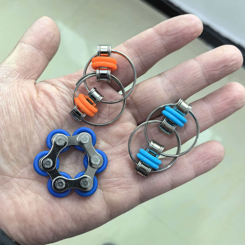 Fidget Toys Set bevat 2 stuks  - Roller Chain recensie en prijs
